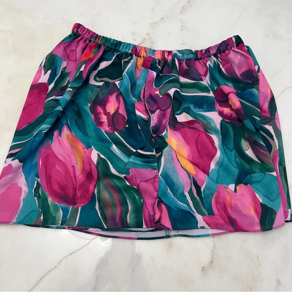 Fabletics Pink and Green Floral Athletic Shorts size 1XL - Picture 12 of 14